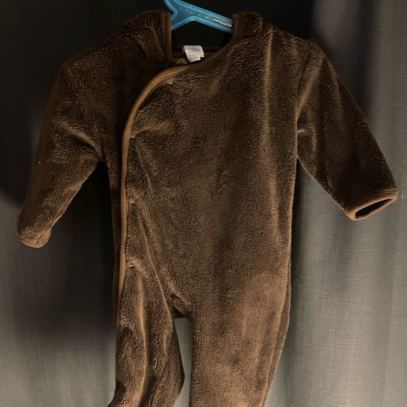 Super cute Bear Onesie - Picture 3 of 3